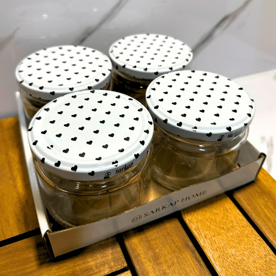 Sarkap Home 4'lü 300 ml Desenli Kapaklı Yuvarlak Cam Kavanoz SiyahBeyazKalp
