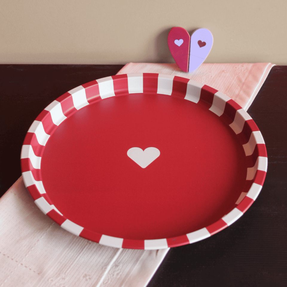 Sarkap Home 34 cm Metal Tepsi KırmızıKalp