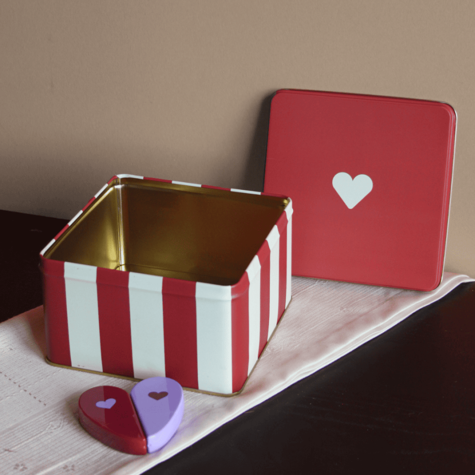 Sarkap Home Desenli Metal Saklama Kutu KırmızıKalp