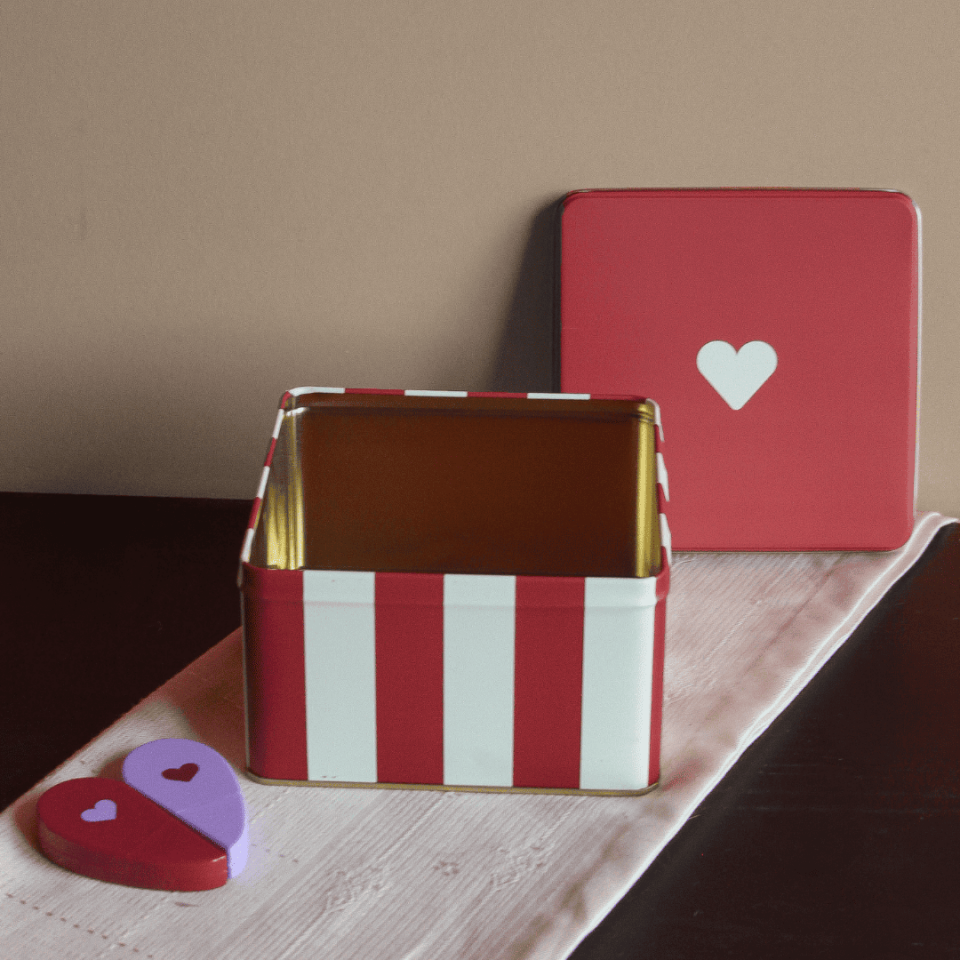 Sarkap Home Desenli Metal Saklama Kutu KırmızıKalp