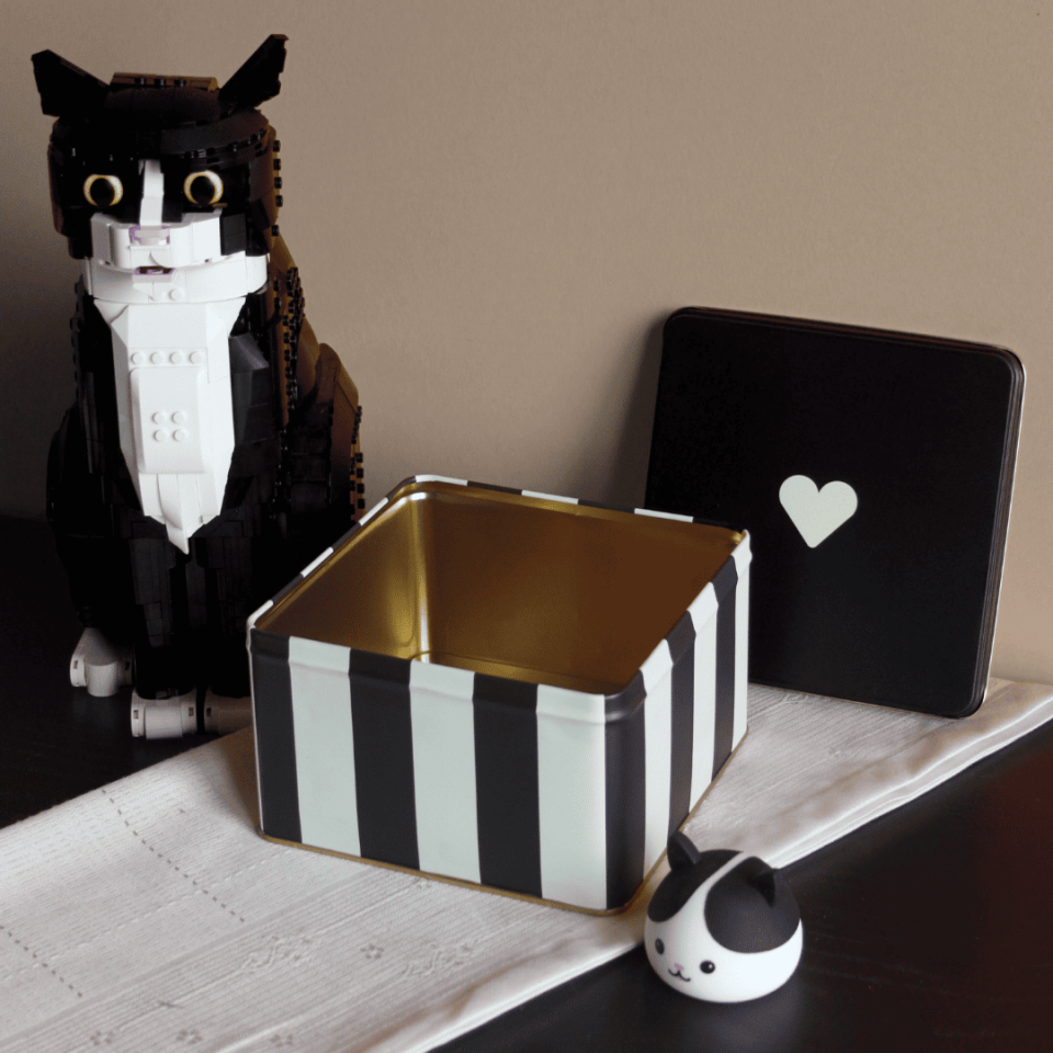 Sarkap Home 2,6 L Desenli Metal Saklama Kutu 164x164x96 mm SiyahKalp