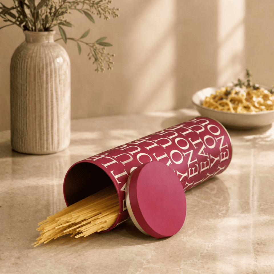 Sarkap Home 1,7 L Spaghetti Seri Uzun Yuvarlak Metal Kutu 90x270 mm LessSeri-Kırmızı