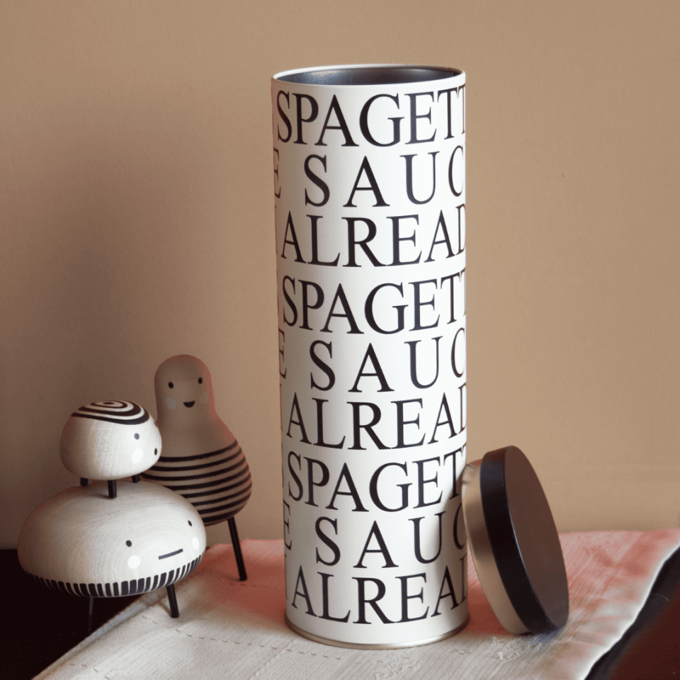 Sarkap Home 1,7 L Spaghetti Seri Uzun Yuvarlak Metal Kutu 90x270 mm LessSeri-Krem