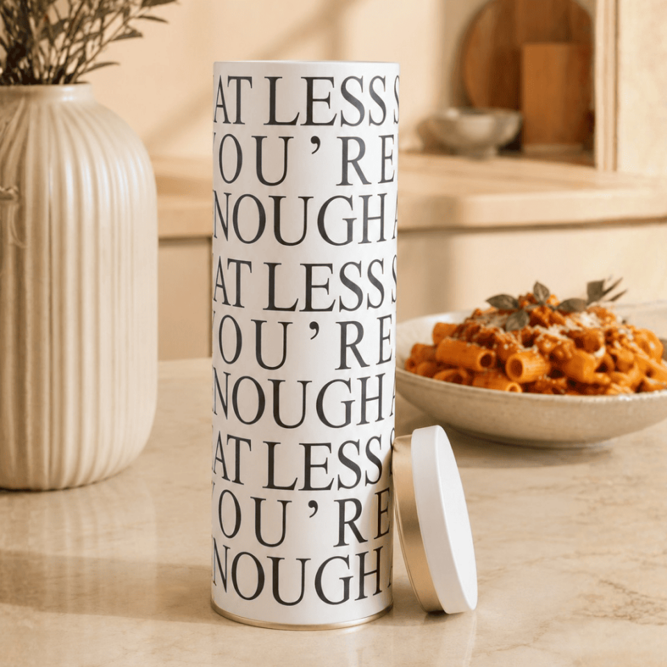 Sarkap Home 1,7 L Spaghetti Seri Uzun Yuvarlak Metal Kutu 90x270 mm LessSeri-Krem