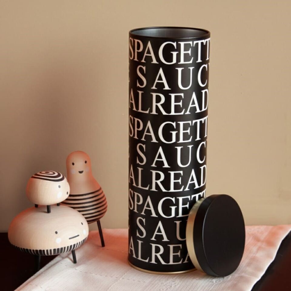 Sarkap Home 1,7 L Spaghetti Seri Uzun Yuvarlak Metal Kutu 90x270 mm LessSeri-Siyah